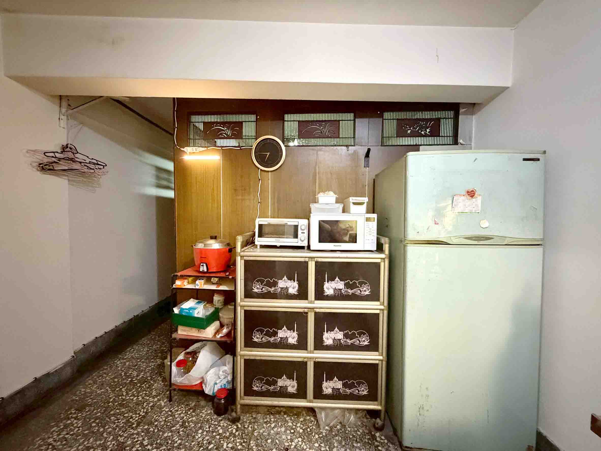 電器與收納區,磨石子地坪